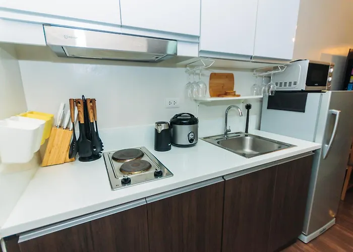 Urban Charm Cozy Meet 60 Air Swim Gym Park 300mb Apartment Manila